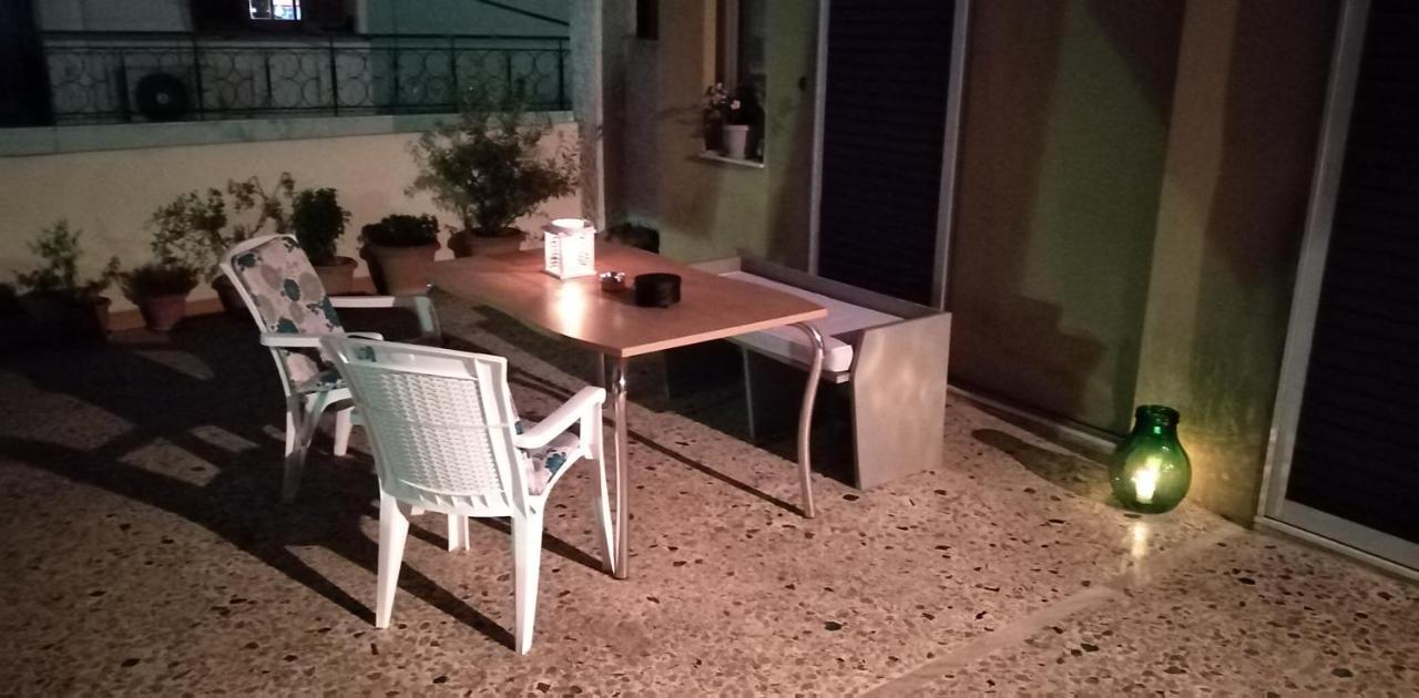 Ομορφο Διαμερισμα Με Μεγαλες Βεραντες Apartment Atena Exterior foto